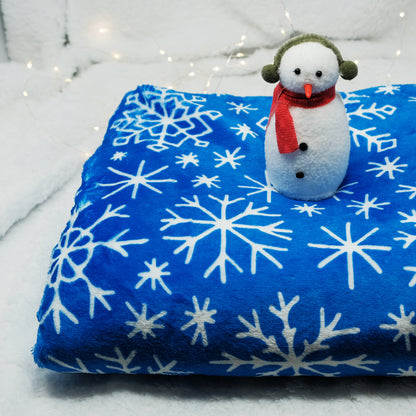 Holiday Ultra-Soft Throw Blanket: Snow in Blue