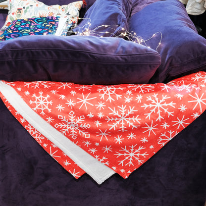 Holiday Ultra-Soft Throw Blanket: Snow in Red