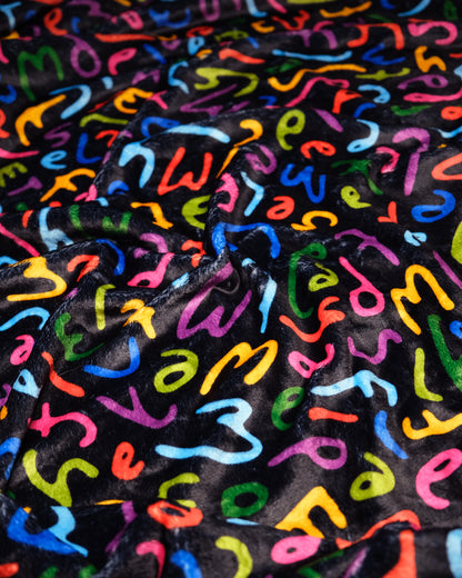 'Let Me Repeat Myself' Signature Letter Pattern Ultra-Soft Throw Blanket